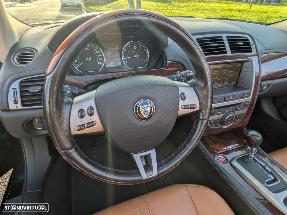 Jaguar XK XK8 4.2 Covertible Classic - 16