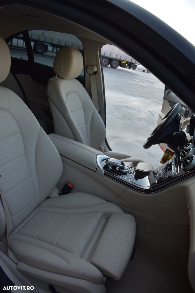 Mercedes-Benz C 220 d T 9G-TRONIC AMG Line - 20