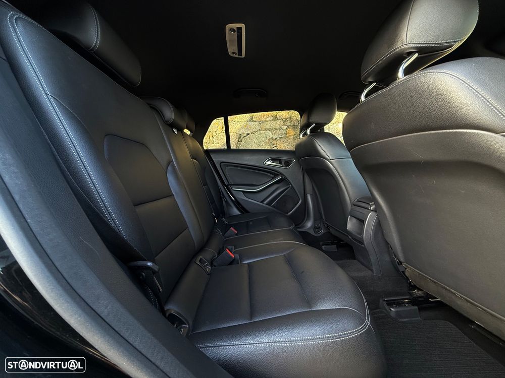 Mercedes-Benz CLA 180 d Shooting Brake - 8