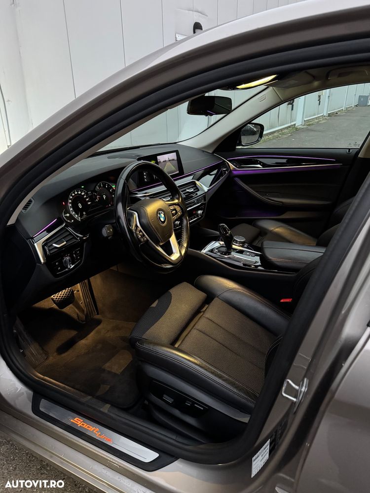 BMW Seria 5 530i Aut. Sport Line - 23