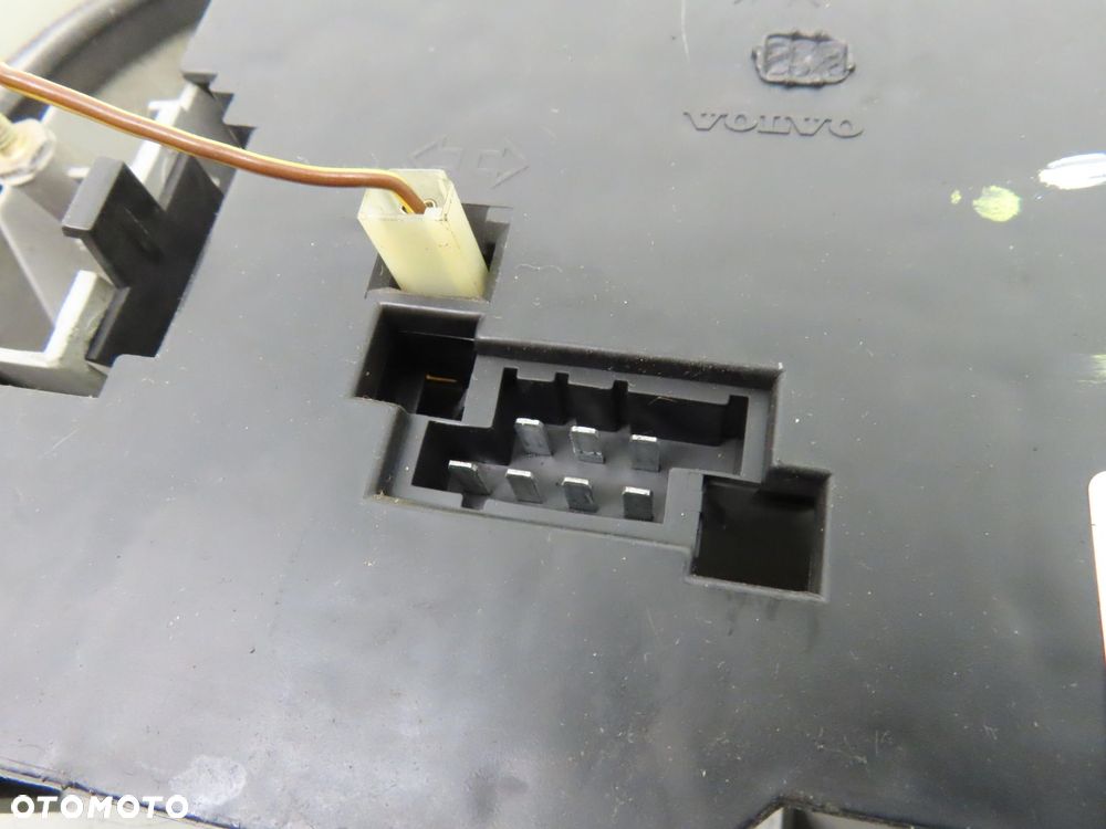 LAMPA PRAWA TYLNA VOLVO 850 6817416 - 3