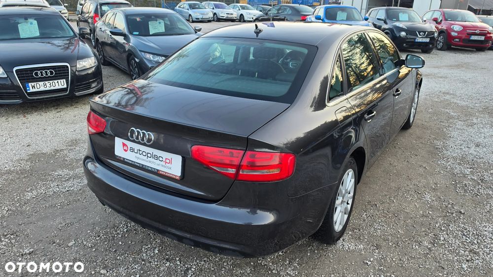 Audi A4 Limousine - 4