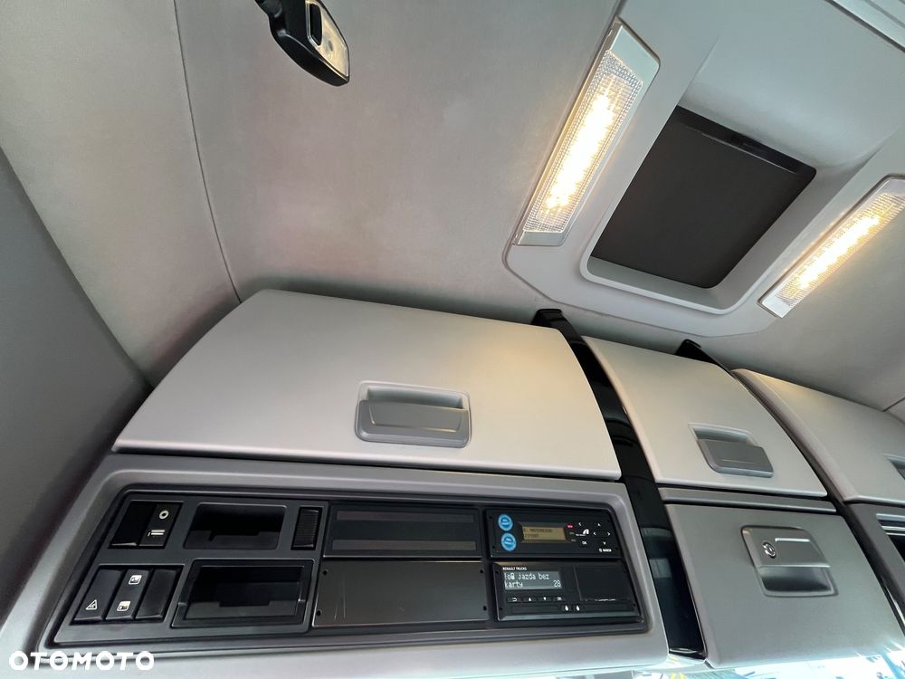 Renault T480 HIGH Sleeper XLOW - 14