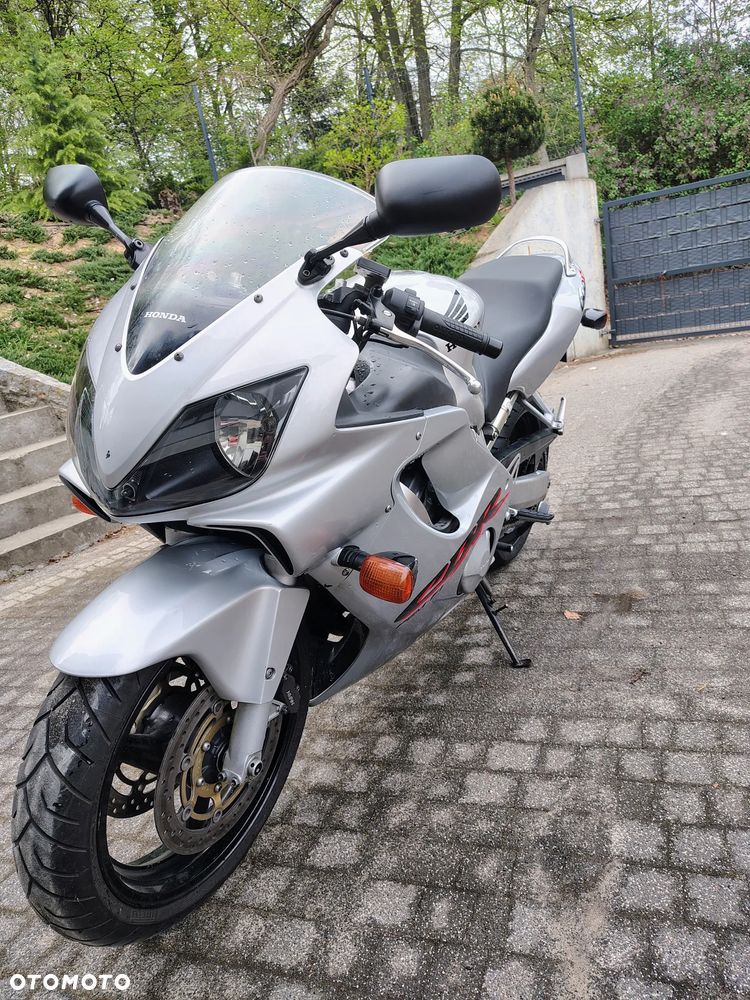 Honda CBR - 6