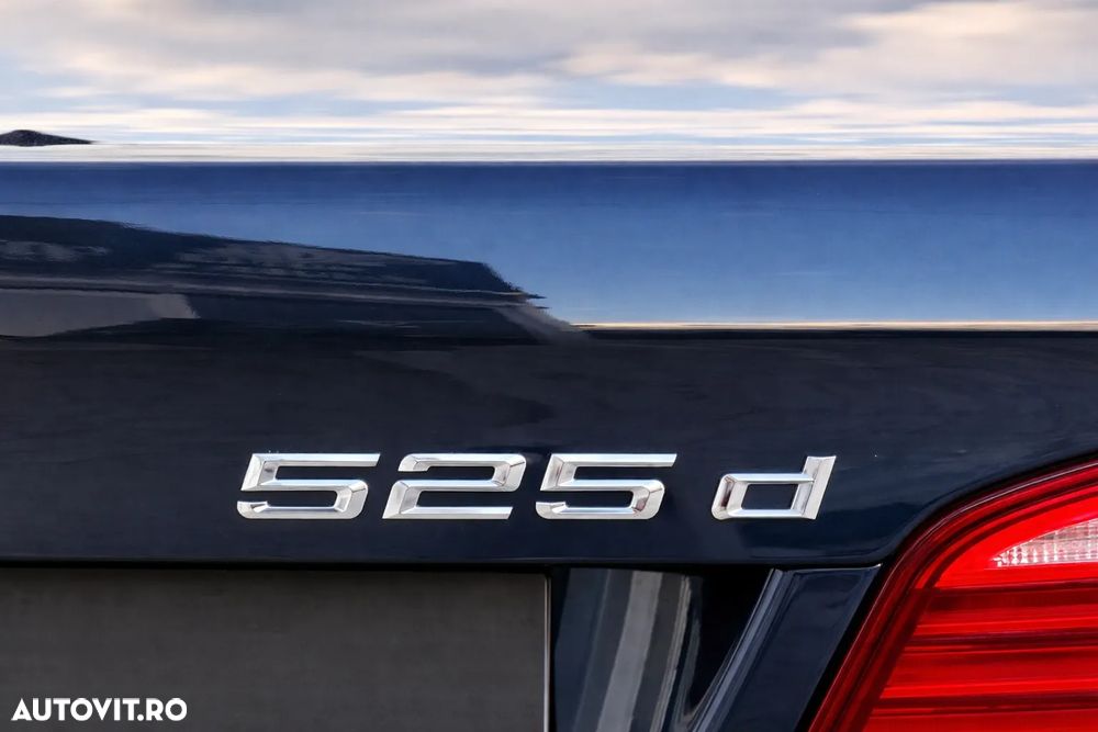 BMW Seria 5 525d xDrive Aut. Luxury Line - 36
