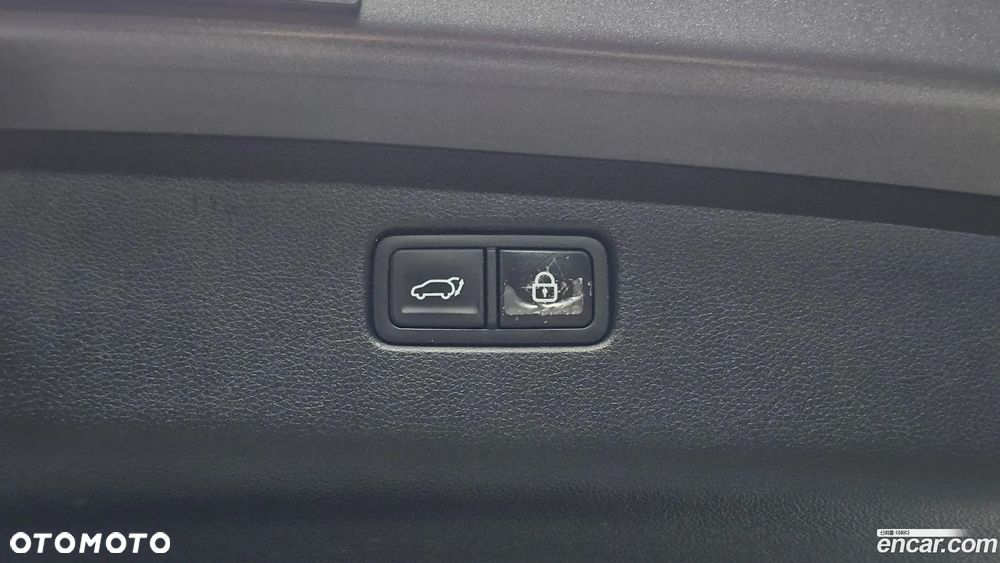 Genesis GV70 2.5T AWD AT8 Luxury Line - 24