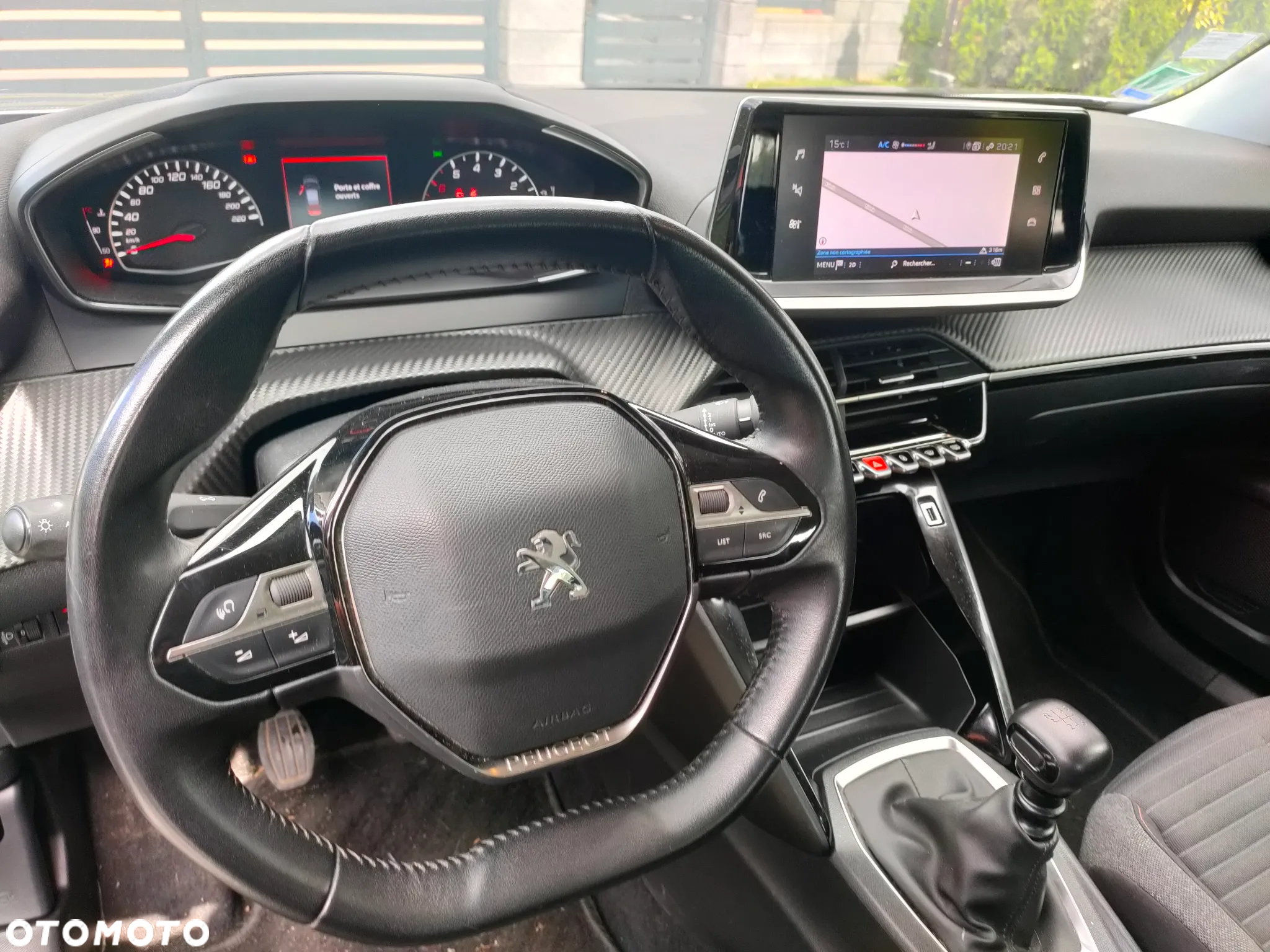 Peugeot 2008 - 8