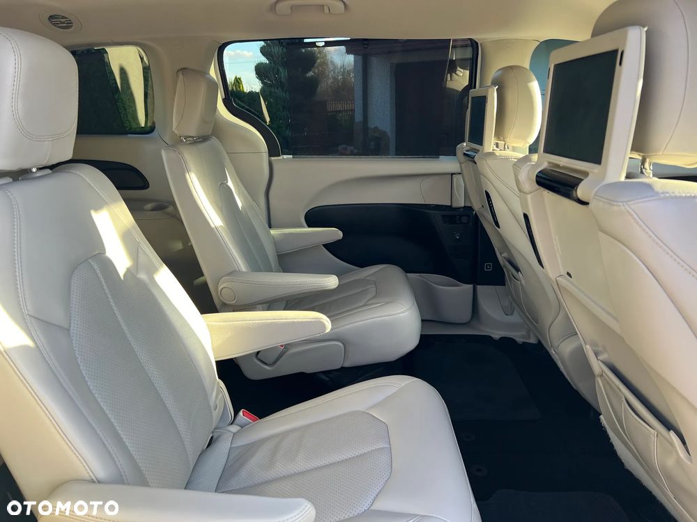 Chrysler Pacifica - 14