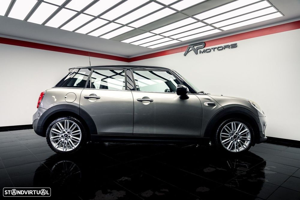 MINI 5 Portas Cooper D Auto - 12