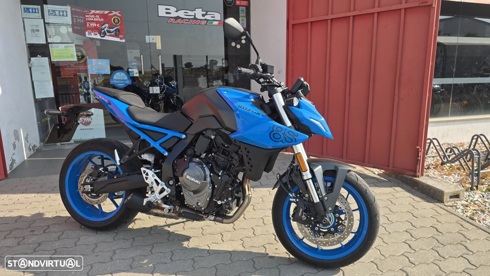 Suzuki GSX 8S 2025 - 1