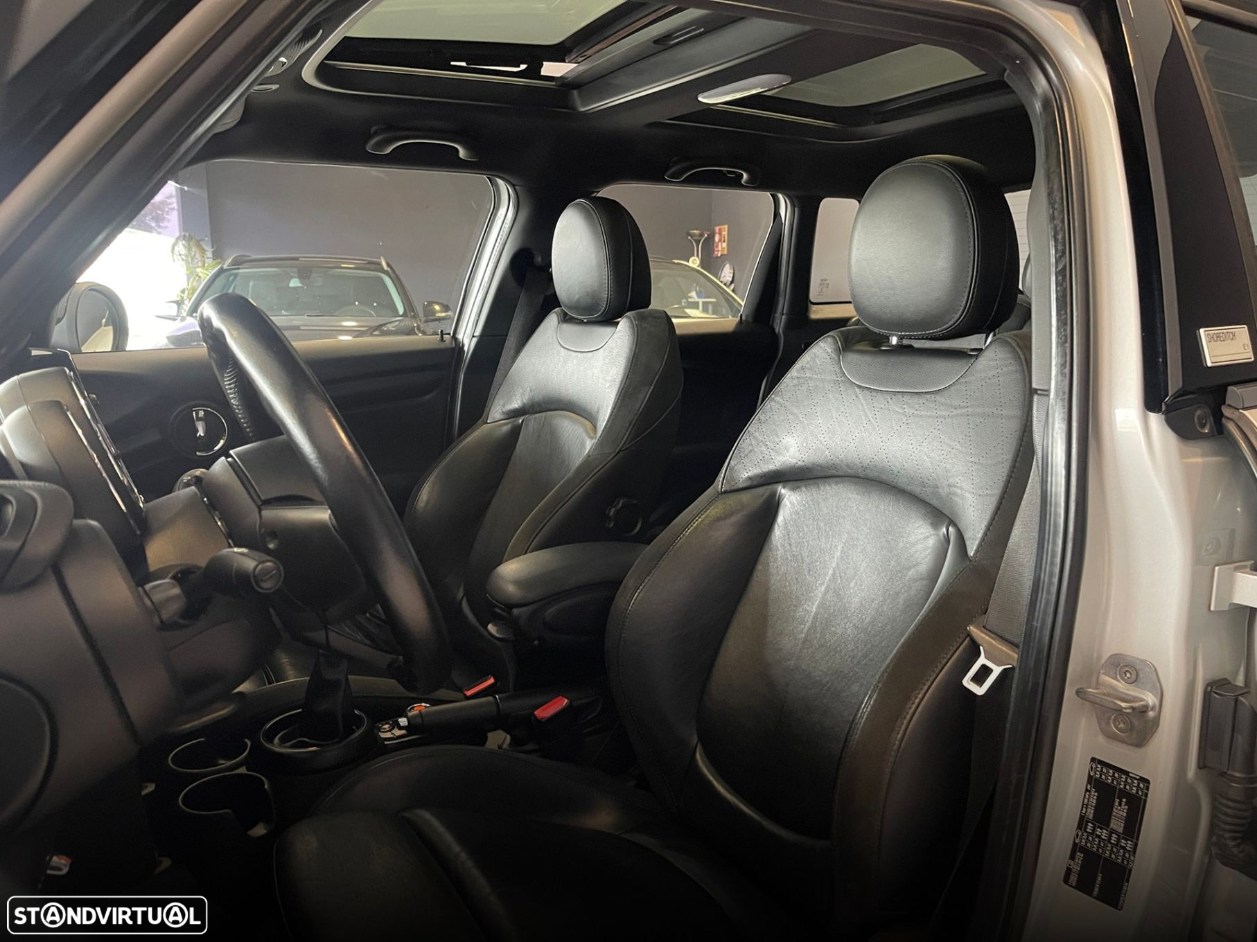 MINI 5 Portas Cooper D Aut. Seven - 9
