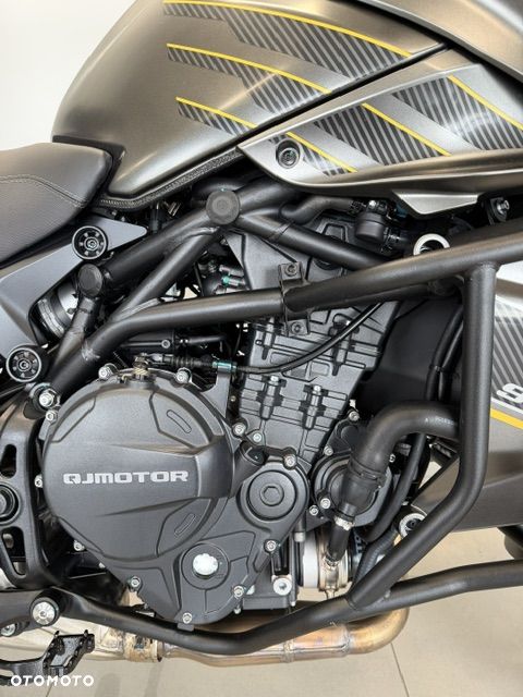 QJMOTOR 900 S - 10