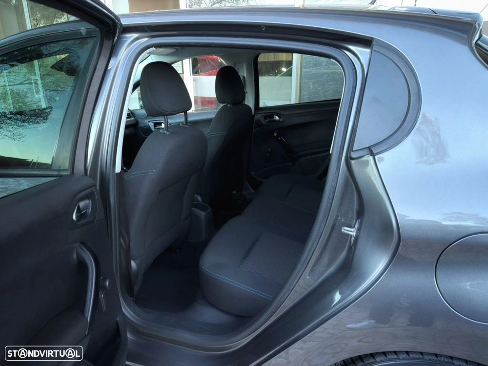 Peugeot 208 1.2 PureTech Style - 19