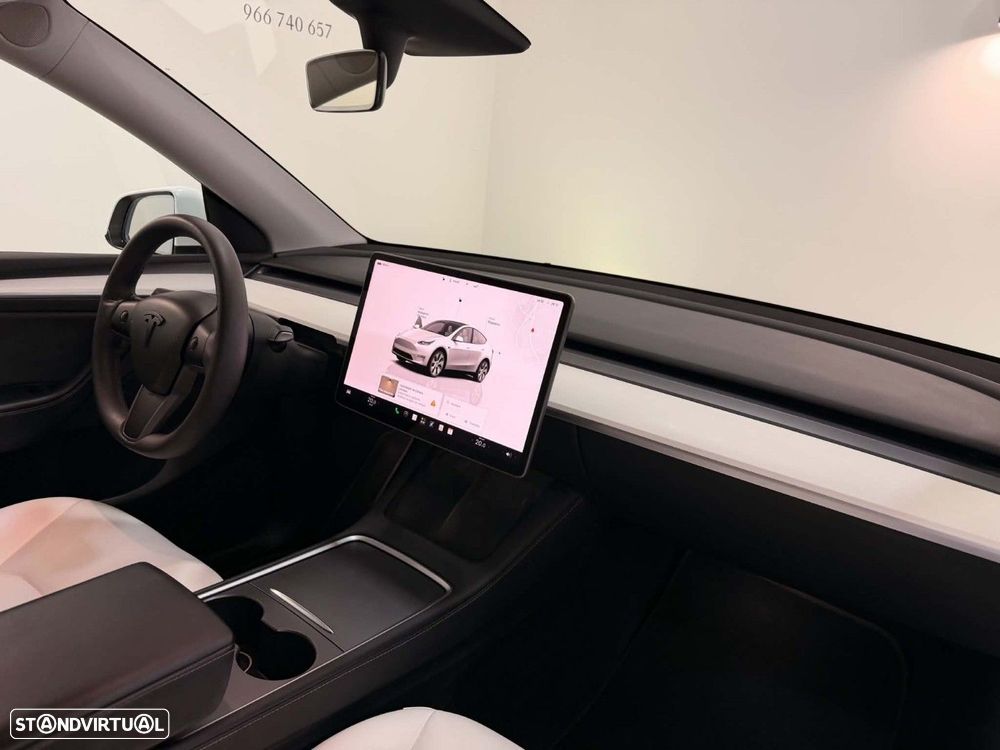 Tesla Model Y RWD - 14