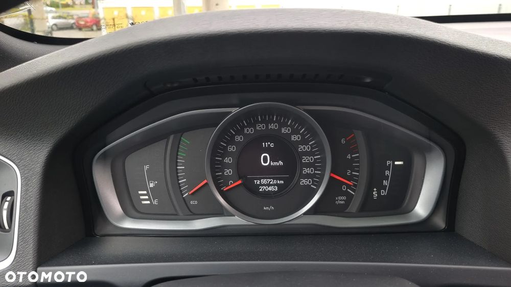 Volvo V60 D4 Geartronic Momentum - 25