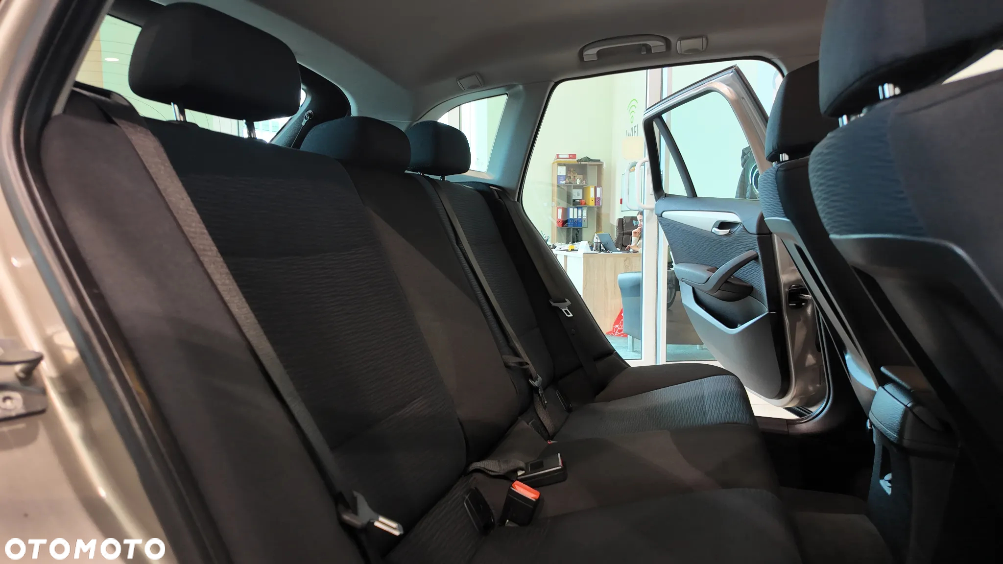 BMW X1 sDrive18i - 34