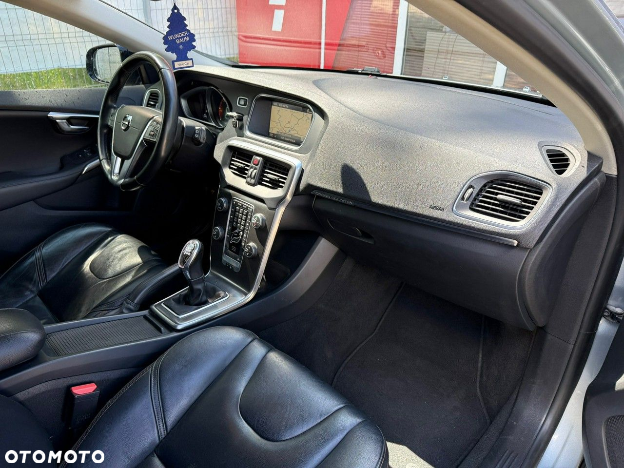 Volvo V40 Cross Country - 11