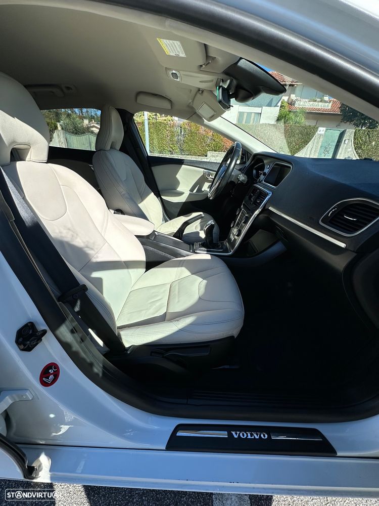Volvo V40 D2 Momentum - 30