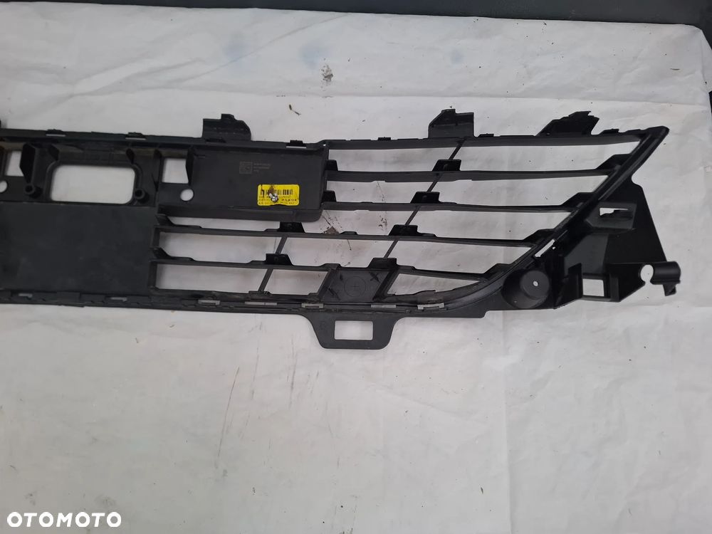 RENAULT CLIO V ATRAPA KRATKA ZDERZAK SRODKOWA - 8