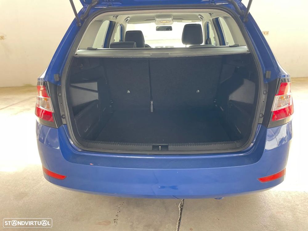 Skoda Fabia Break 1.0 MPI Active - 29