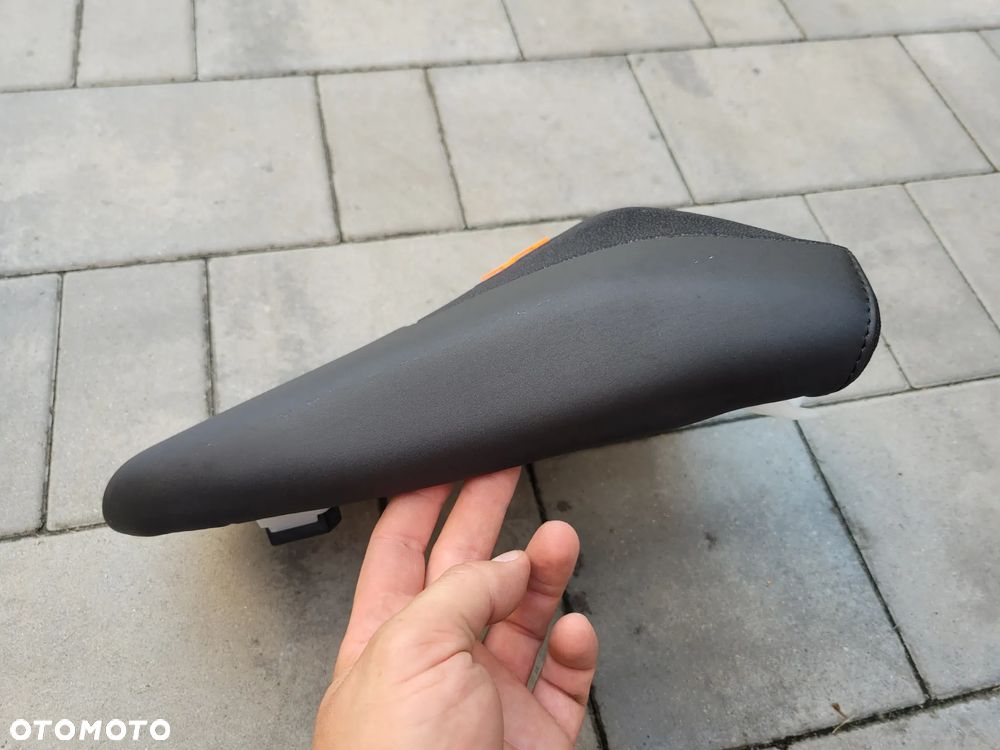 Siedzenie pasażera, fotel, kanapa tył KTM 390 Adventure - 6