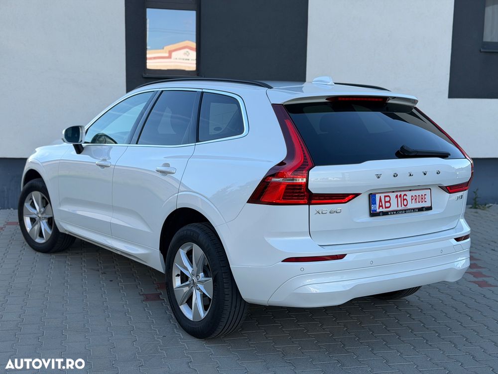 Volvo XC 60 B4 MHEV AWD Momentum Pro - 5