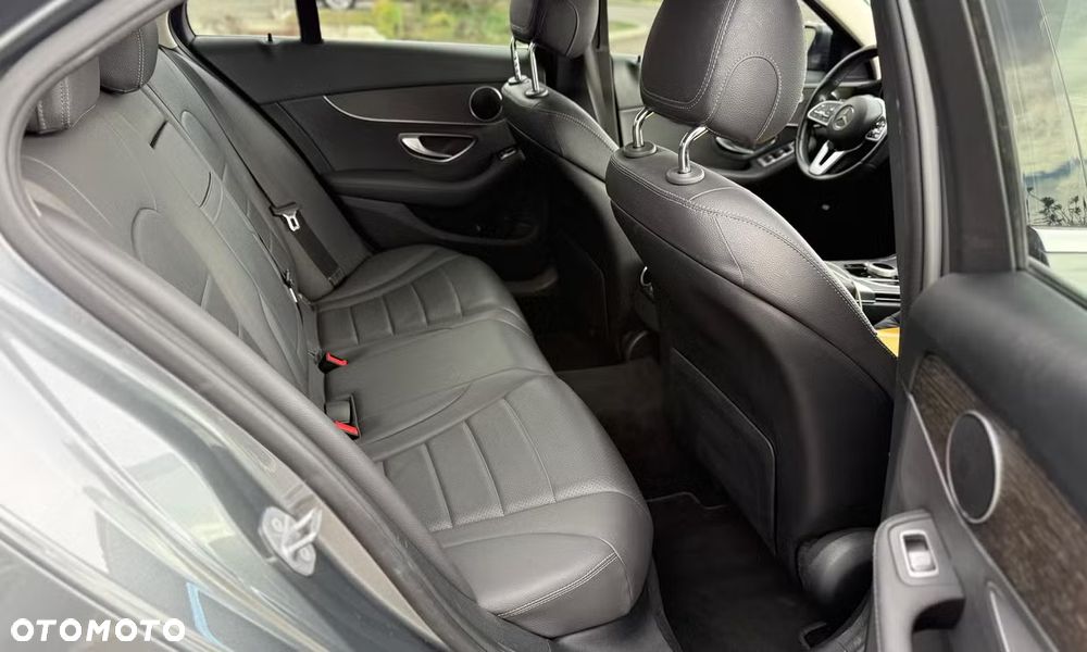 Mercedes-Benz Klasa C 300 9G-TRONIC Edition - 13