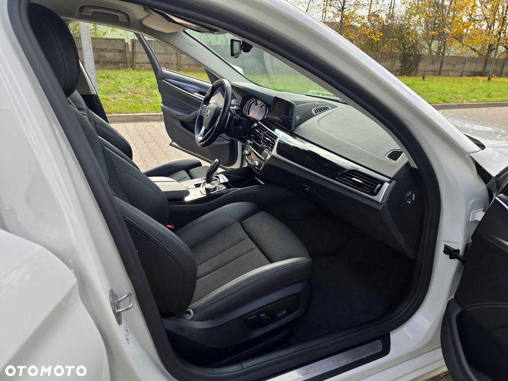 BMW Seria 5 ver-530e-iperformance-luxury-line-sport - 20