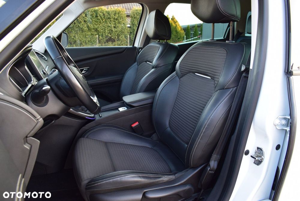 Renault Grand Scenic - 12