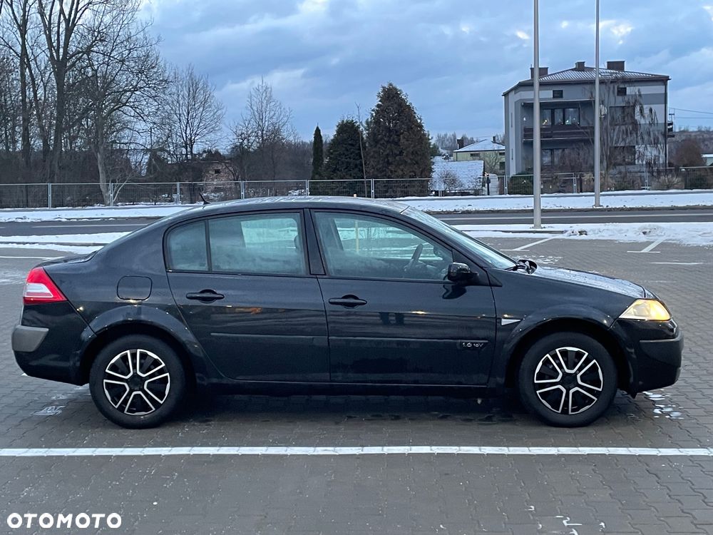 Renault Megane 1.6 16V Confort Privilege - 2