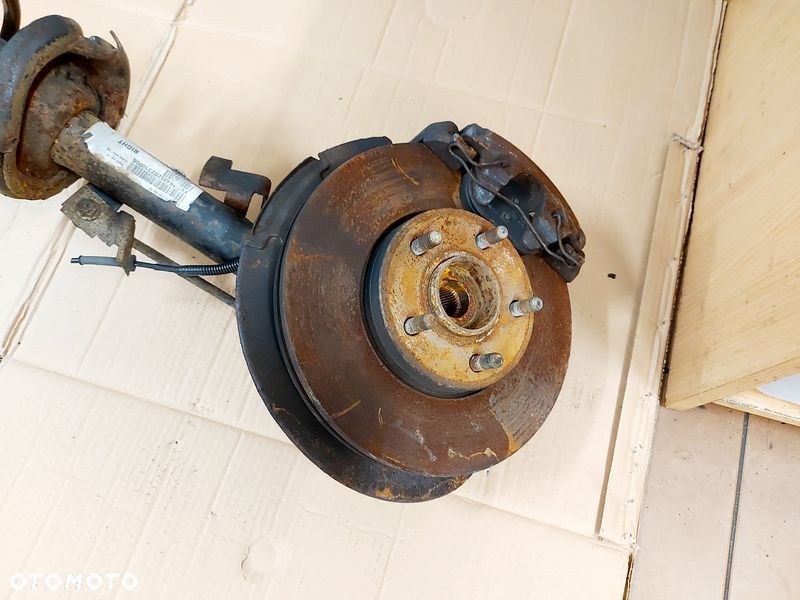 volvo c30 s40 ii 2.0 b 16v mcpherson prawy przód zwrotnica amortyzator 2582161 - 2