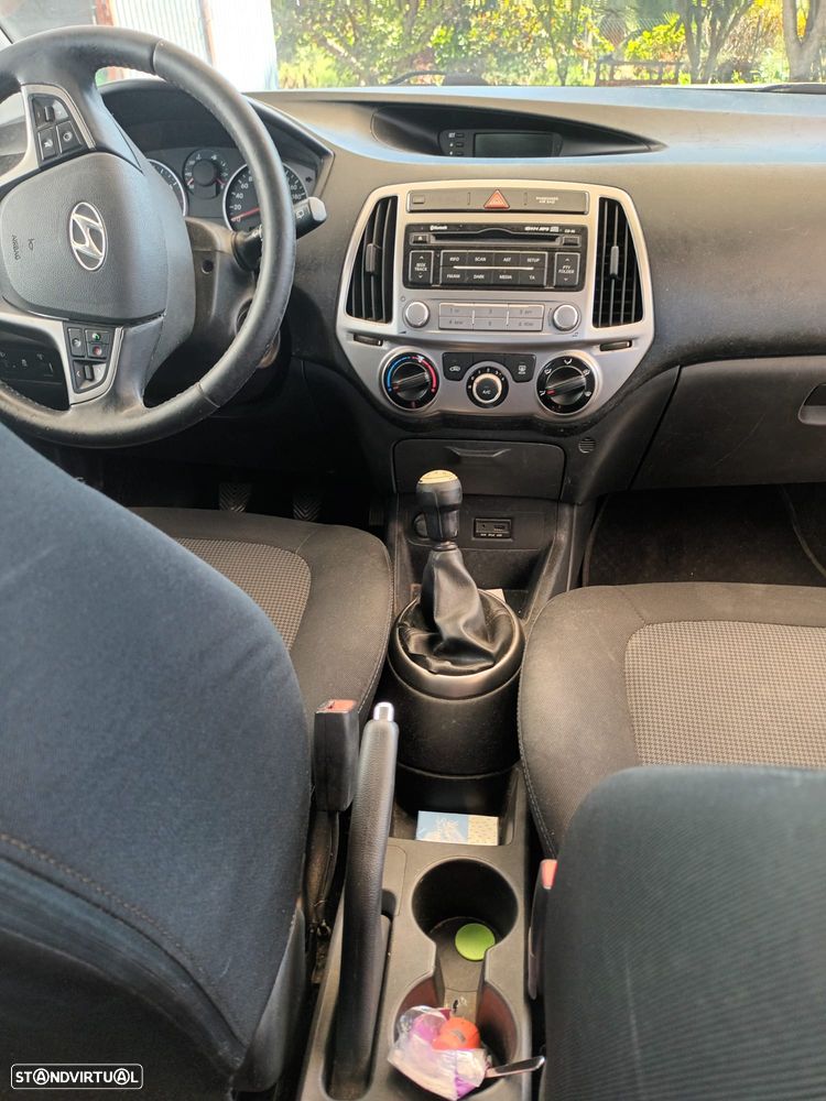 Hyundai i20 - 20