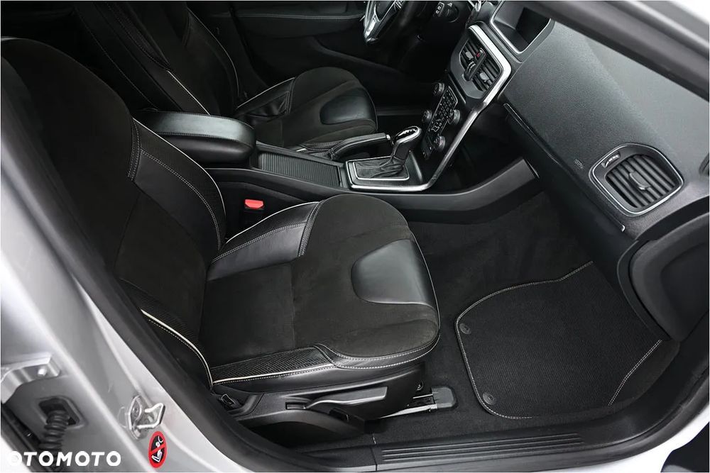 Volvo V40 D2 Geartronic RDesign - 7