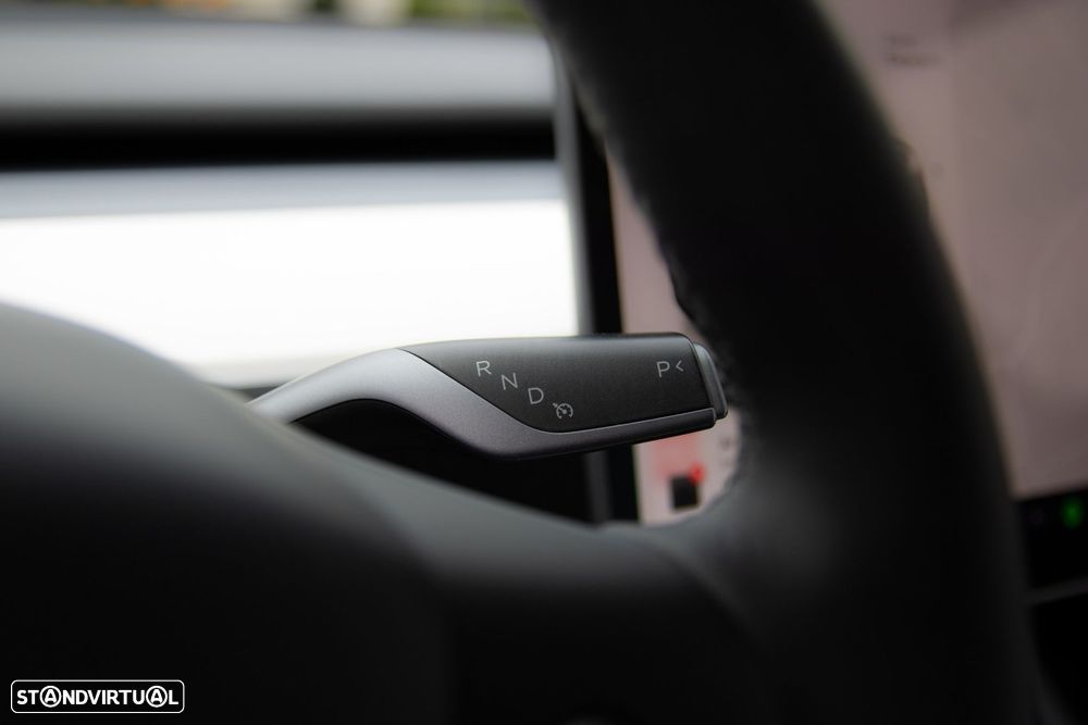 Tesla Model Y Long Range Dual Motor AWD - 30