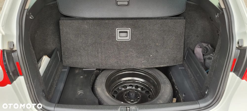 Volkswagen Passat 2.0 TDI DPF Highline - 15