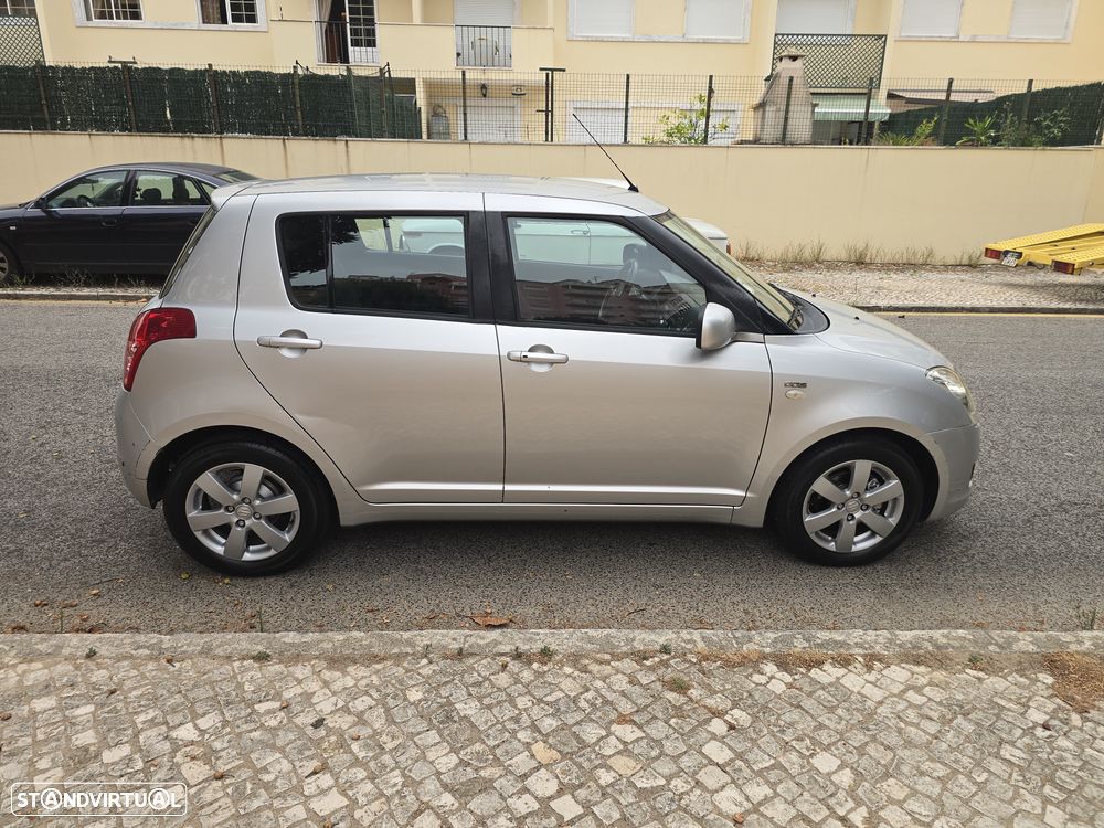Suzuki Swift 1.3 DDiS GLX - 11