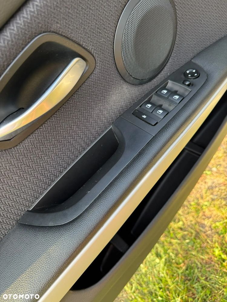 BMW Seria 3 318i Edition Exclusive - 12