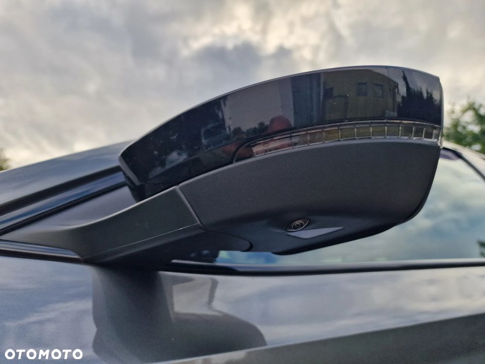 Skoda Octavia Combi 2.0 TDI DSG Sportline - 32