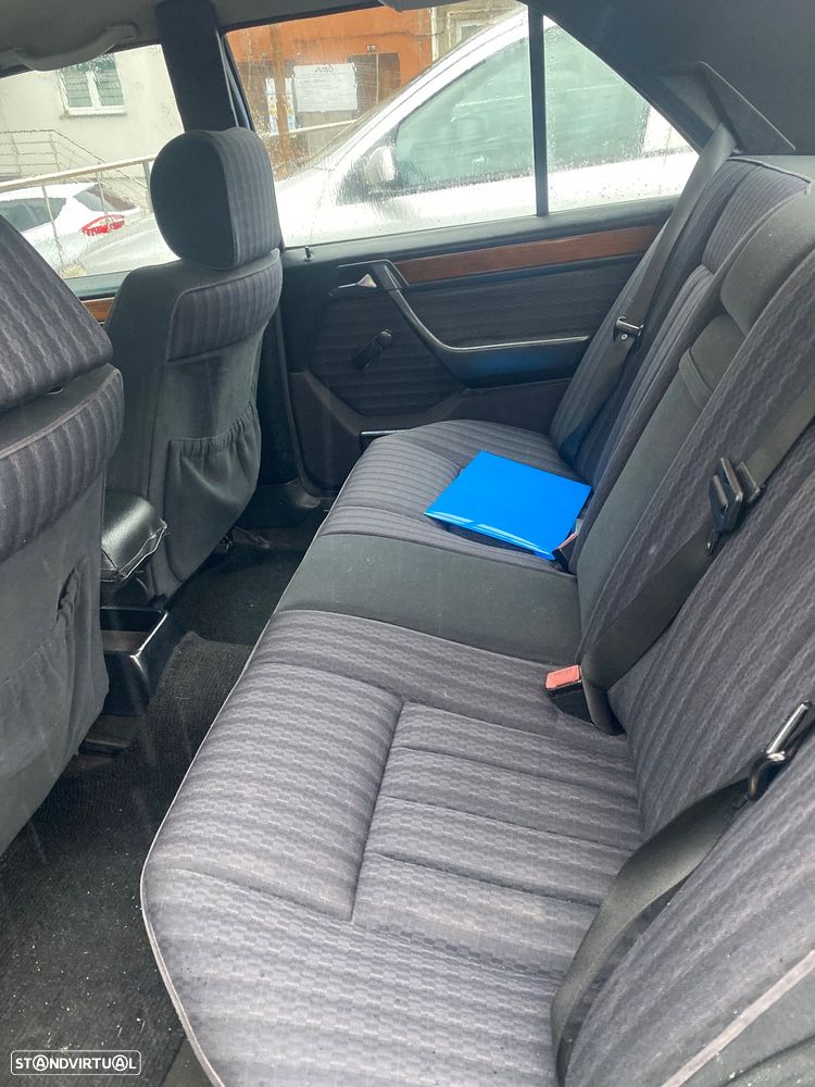 Mercedes-Benz W124 (1984-1997) 250 D - 6