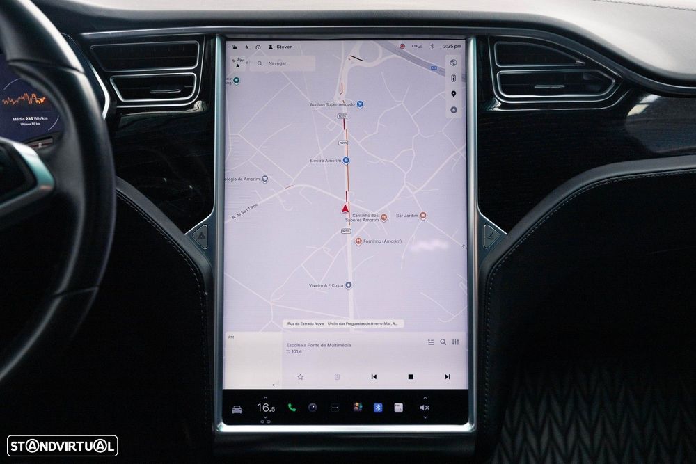 Tesla Model X - 35