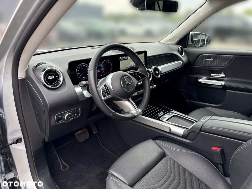 Mercedes-Benz GLB - 11