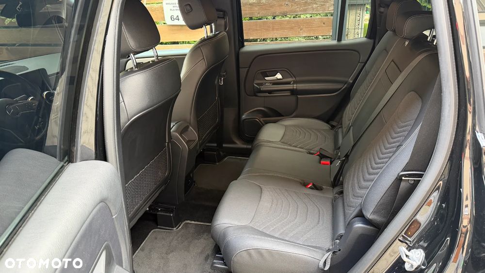 Mercedes-Benz GLB - 21