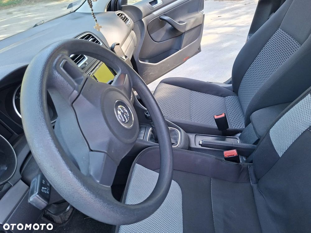 Volkswagen Golf 1.6 TDI DPF Trendline - 11