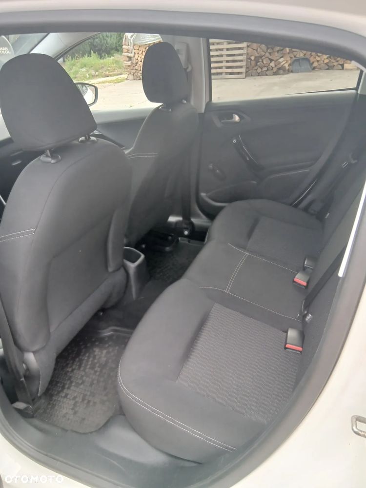 Peugeot 208 1.6 BlueHDi Active S&S - 6