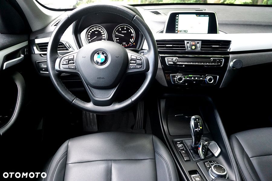 BMW X1 sDrive18d xLine sport - 32