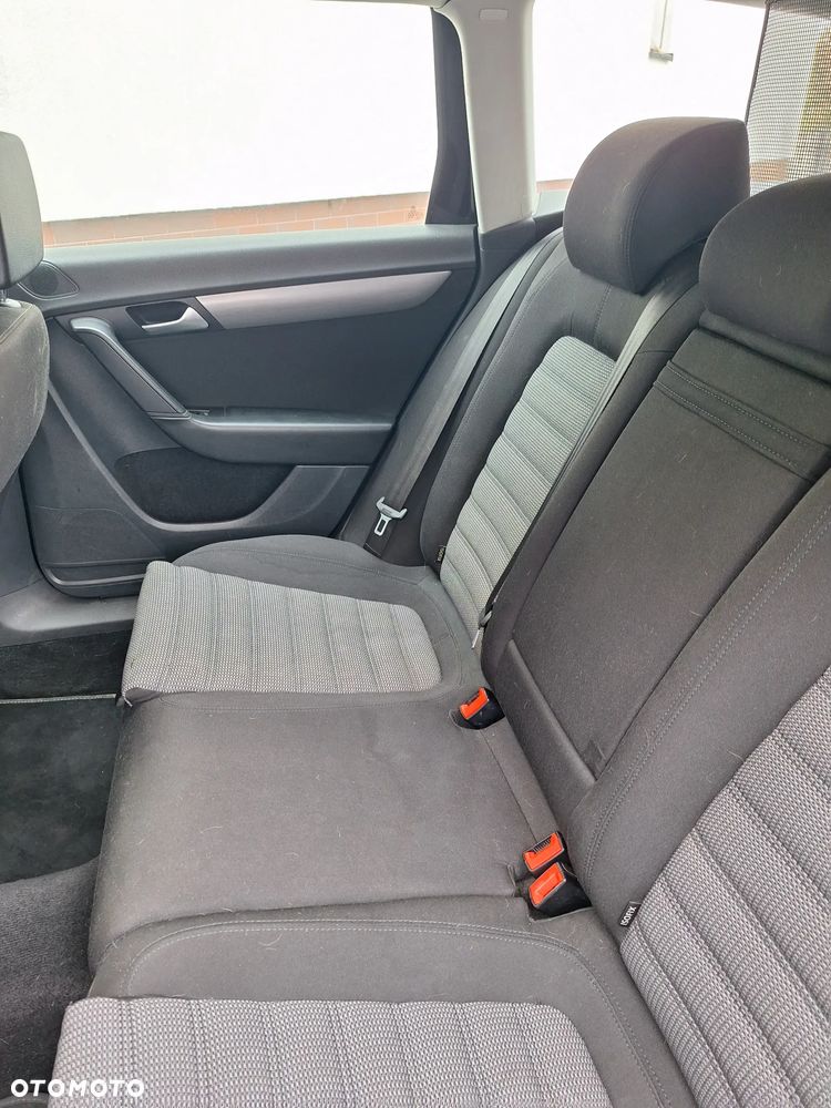 Volkswagen Passat Variant 2.0 TDI BlueMotion Technology Comfortline - 25