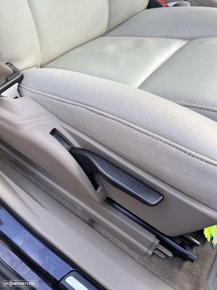 Volvo XC 90 2.4 D5 7L Nivel 2 Auto. - 7