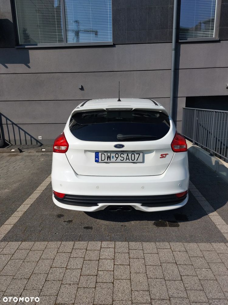 Ford Focus ST - 10