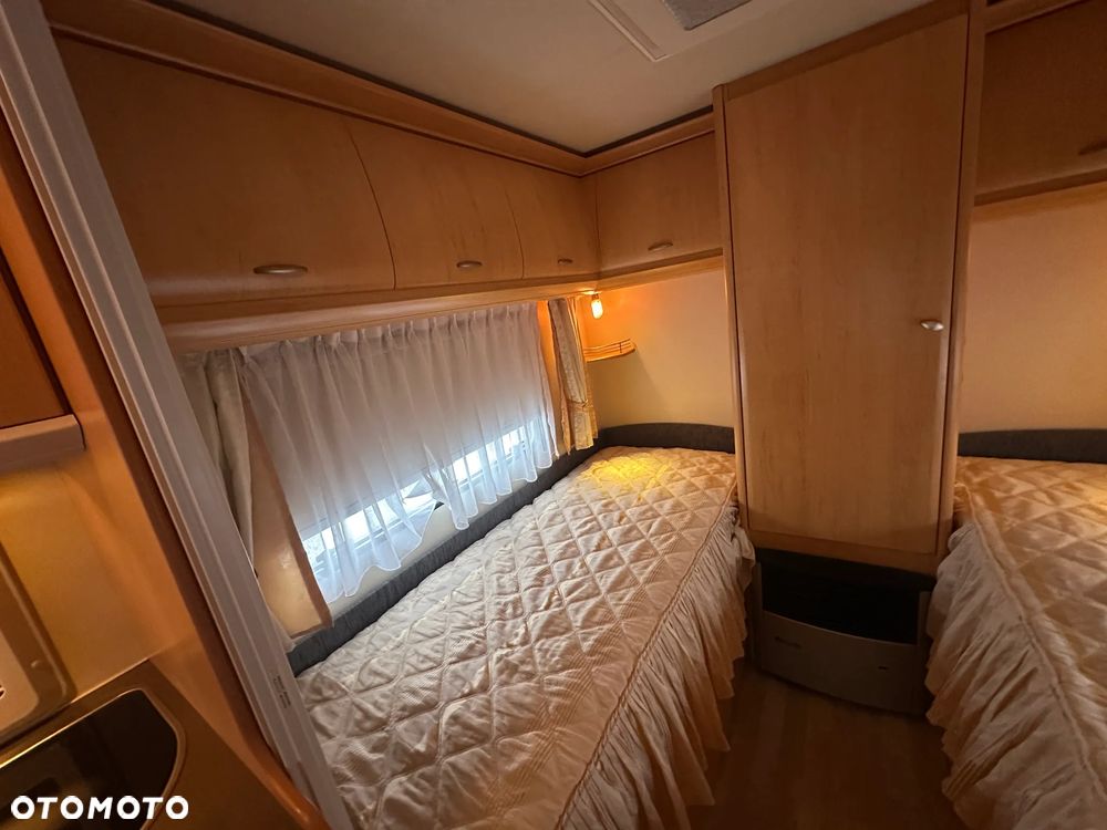 Hobby 460 UL z przedsionkiem Isabella i napędem. DMC 1400 KG !!! - 32