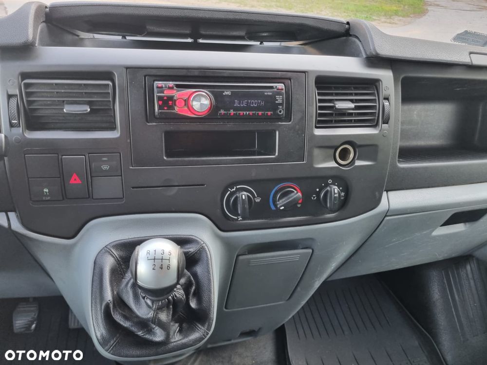 Ford Transit - 12